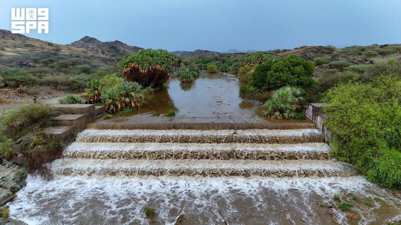 Al-Ardah Valley Attracts Visitors with Scenic Waterfalls After Rainfall